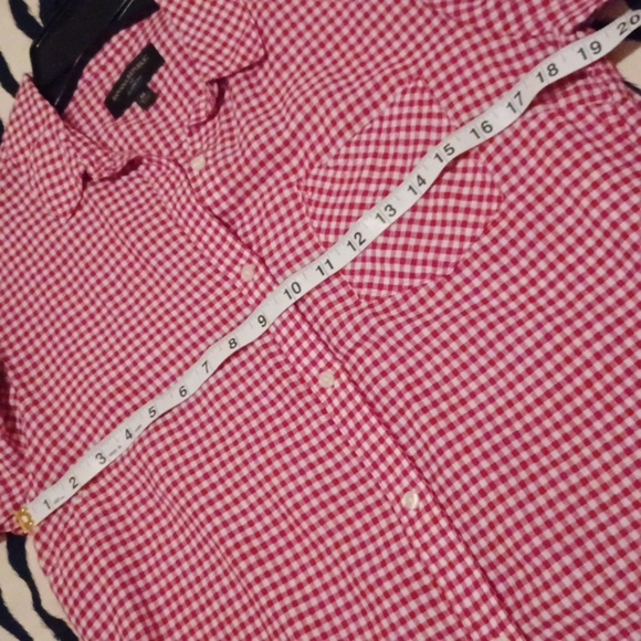 💙🌺Banana Republic Red and white button-down shirt - Picture 9 of 11